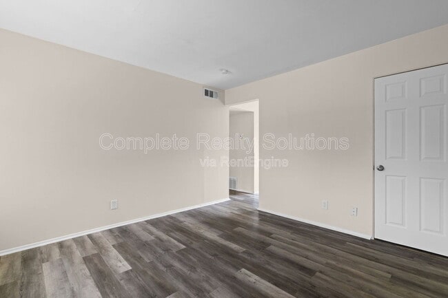 Building Photo - 2323 Woodson Rd