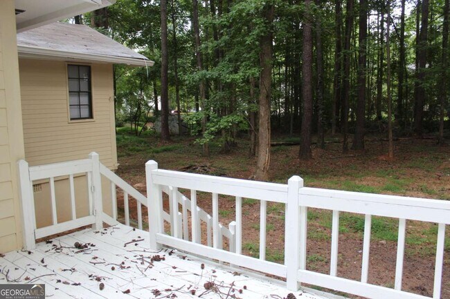 Building Photo - 415 Hillsdale Dr