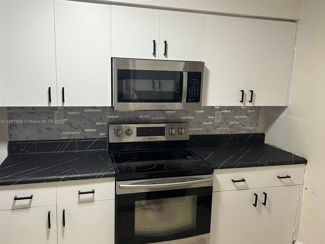 Foto principal - 15241 SW 80th St