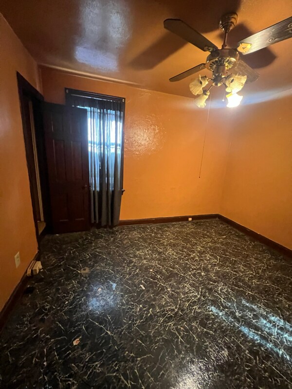 Foto del edificio - 6153 Laura Ave