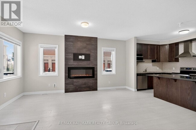 Building Photo - 209 Lapland Private