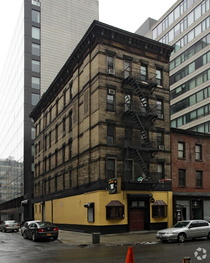 Primary Photo - 308 Spring St
