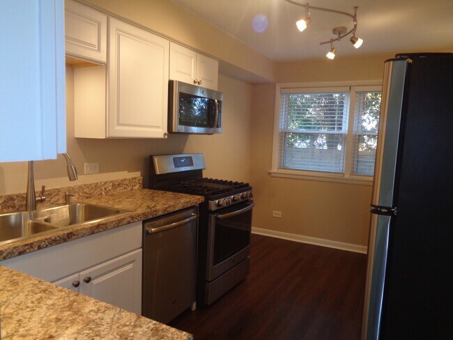 Foto del edificio - 3179 W 115th St