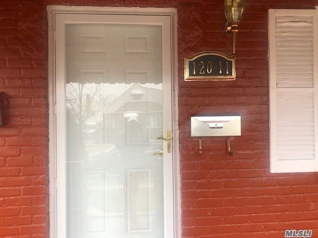 Foto del edificio - 120-11 226th St