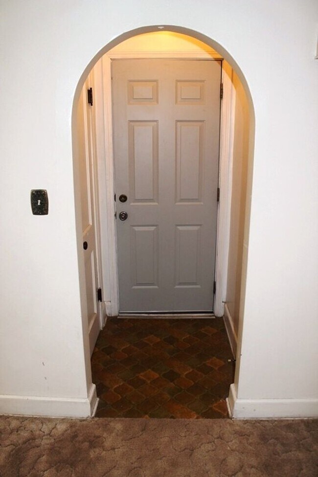 Foto del edificio - NEXT TO KSU!!!