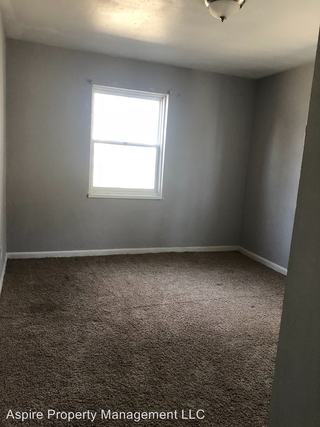 Building Photo - 1 br, 1 bath Apartment - 15 Ridge Ave