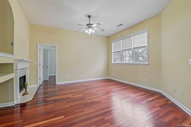 Building Photo - 8990 Stoneridge Pl