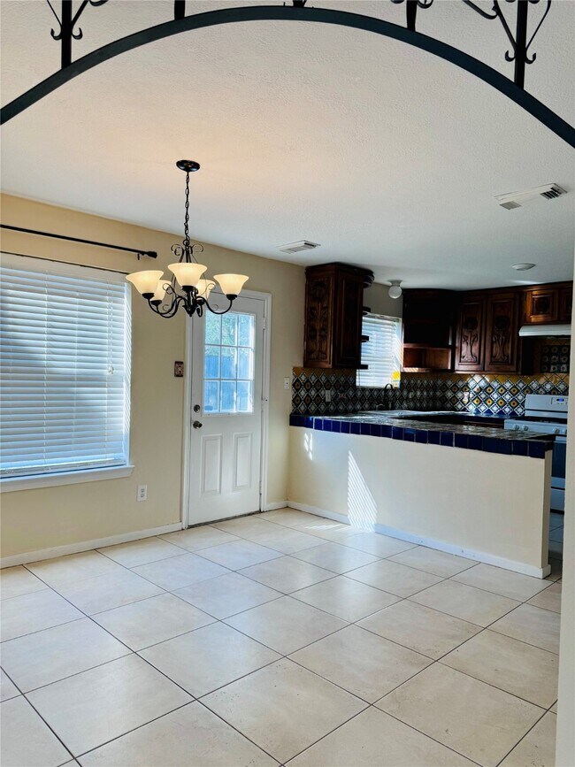 Foto del edificio - 14634 Taymouth Dr