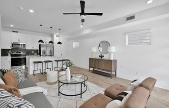 Building Photo - 8021 Cora St