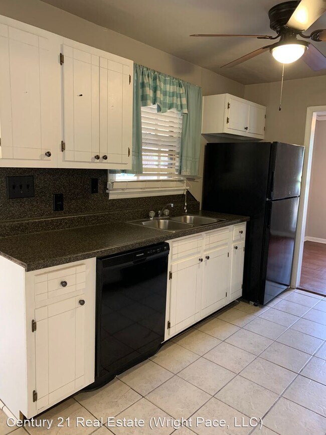 Building Photo - 2 br, 1.5 bath House - 1202 Oakdale