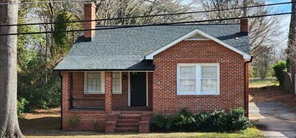 Building Photo - 504 N Arendell Ave