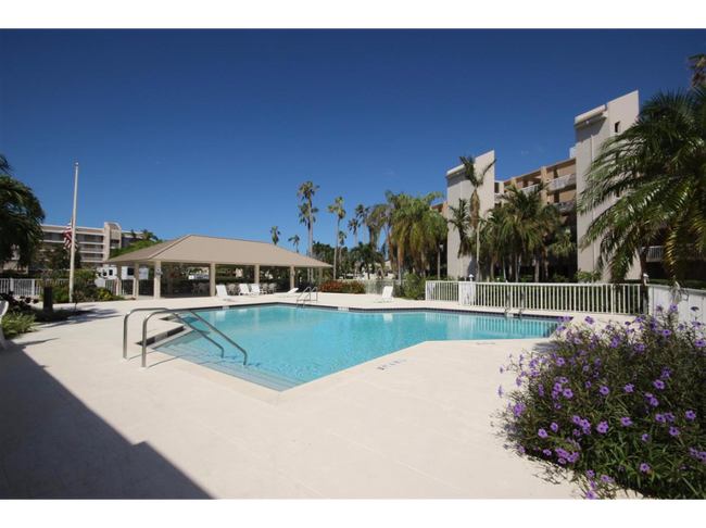 Foto del edificio - 901 Collier Ct