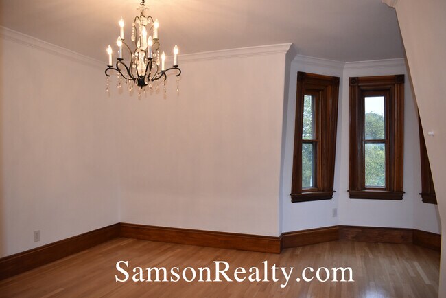 Building Photo - 412 Angell St