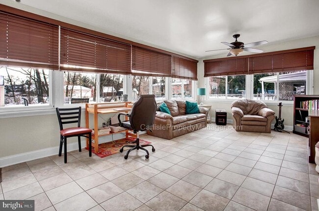 Building Photo - Ranch with partially finished basement, tw...