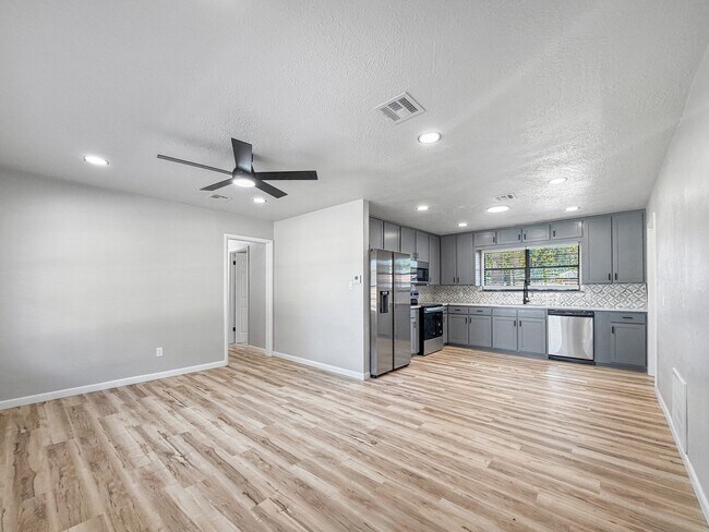 Foto del edificio - 1702 W Boyd St