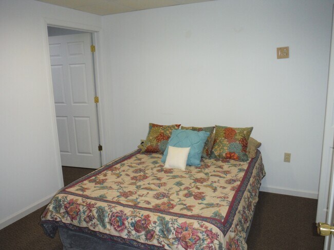 Foto del edificio - 646 Howe Rd