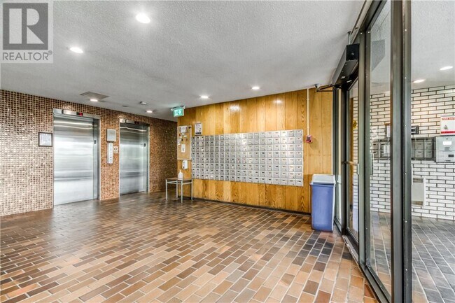 Building Photo - 901 Lasalle Blvd