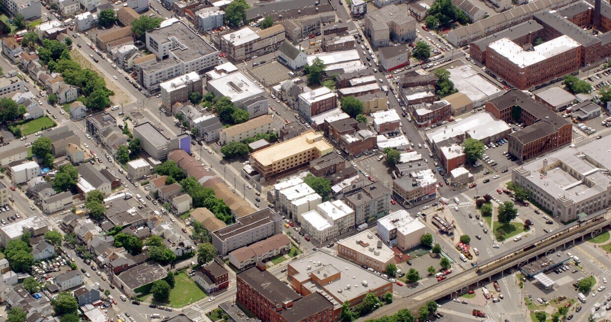 Aerial Photo - 33 Park Ave