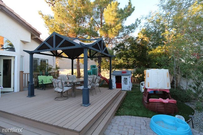 Foto del edificio - 5 br, 3 bath House - 7670 Hartwell Dr
