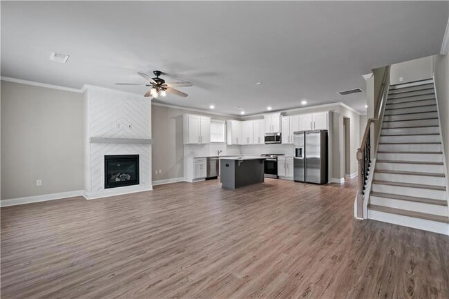 Building Photo - 2808 Lincoln Dr