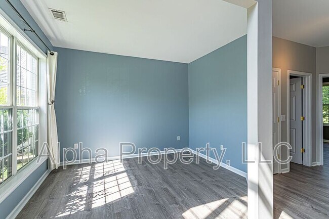 Foto del edificio - 504 Collingsworth Ln