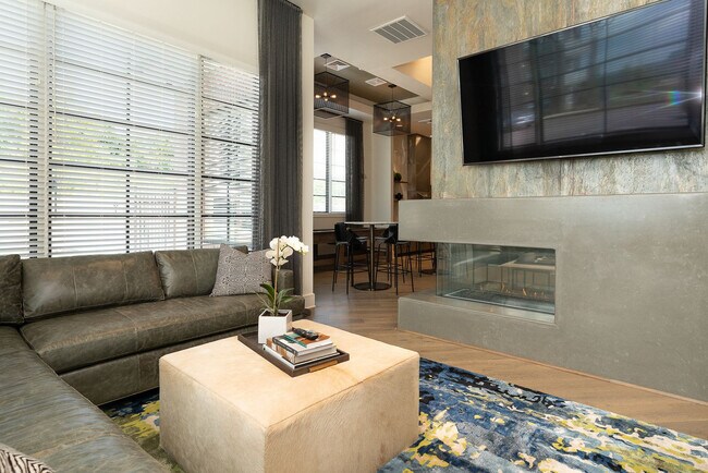 Foto del edificio - 811 Creekside Terrace Way