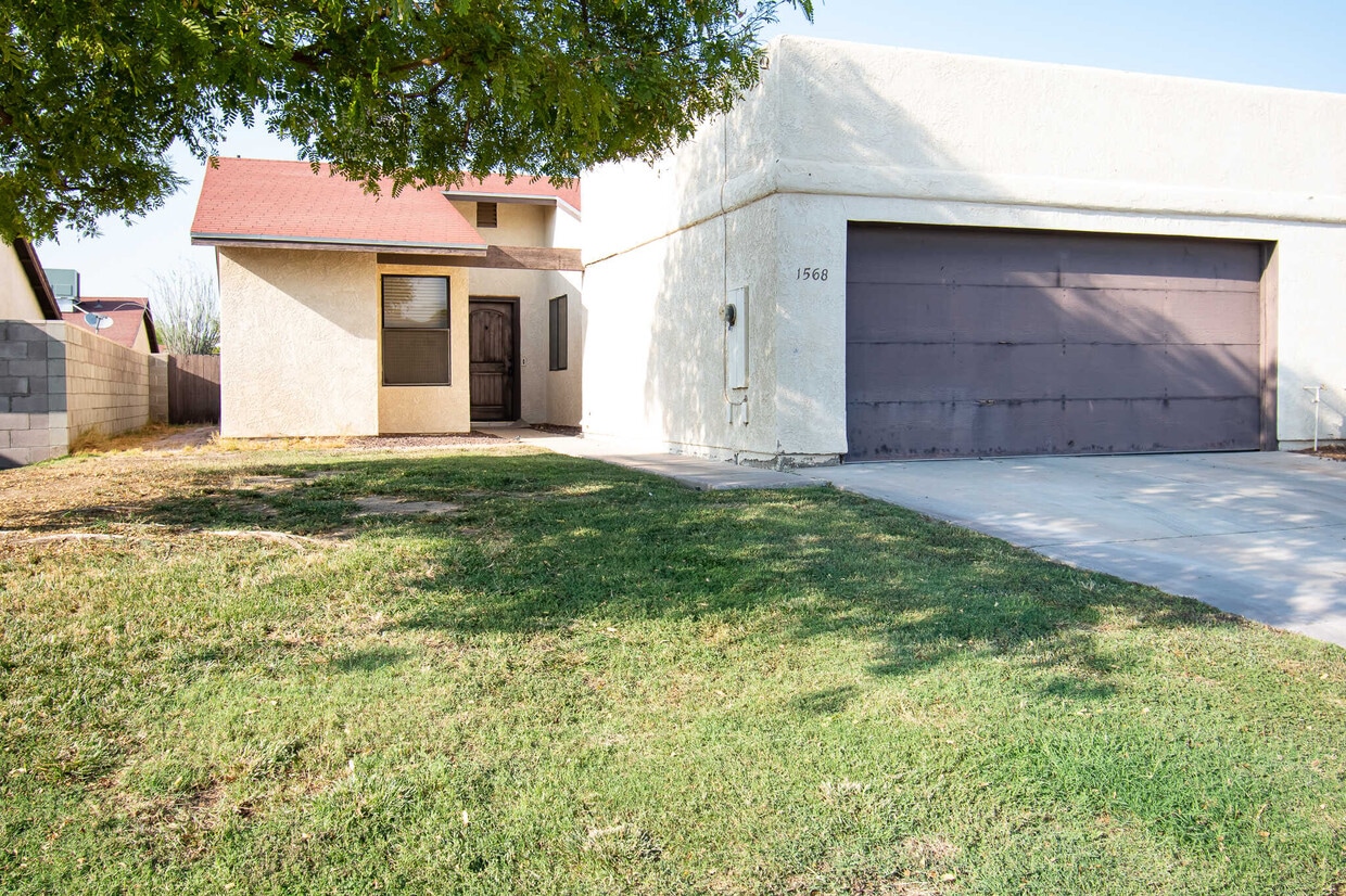 1568 W Las Lomas St, Yuma, AZ 85364 Condo for Rent in Yuma, AZ