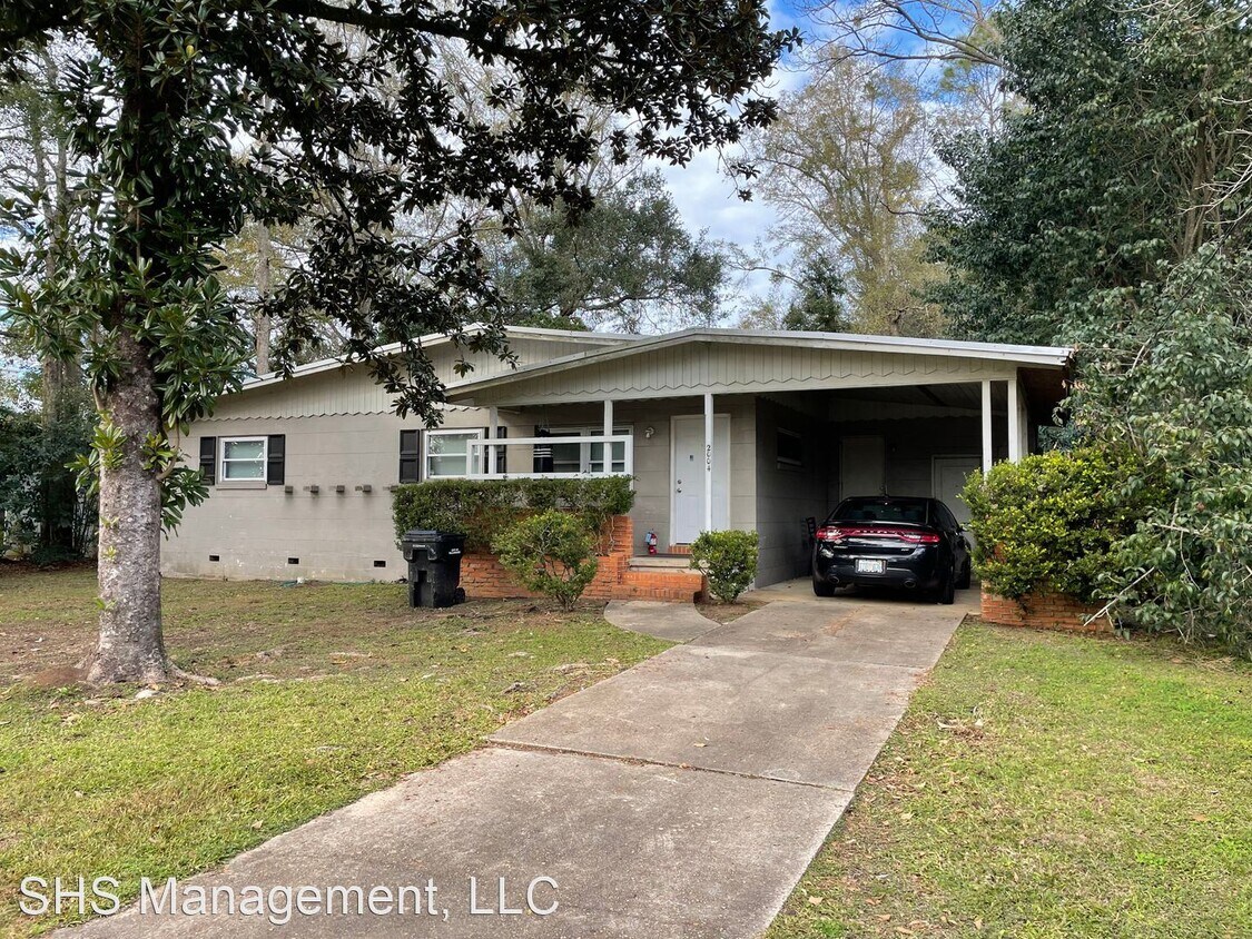 Building Photo - 3 br, 1 bath House - 2004 Crabapple Drive