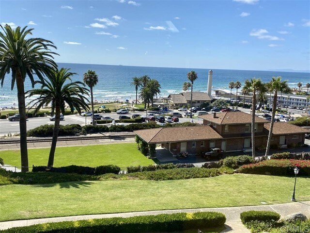 Foto del edificio - 1552 Camino Del Mar