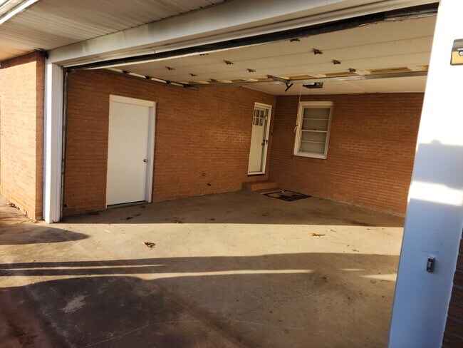 Building Photo - 4715 Parris Bridge Rd