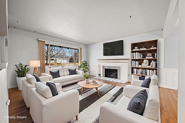 Foto del edificio - 4-Bed Home with Covered Patio, Fire Pit & Large Backyard in Cherry Creek Schools