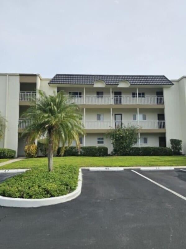 Building Photo - 4595 Chancellor St NE