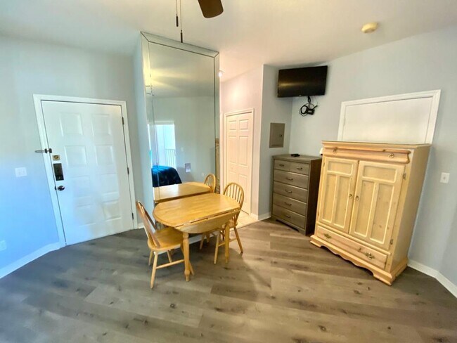 Building Photo - 9967 Perfect 162 Dr