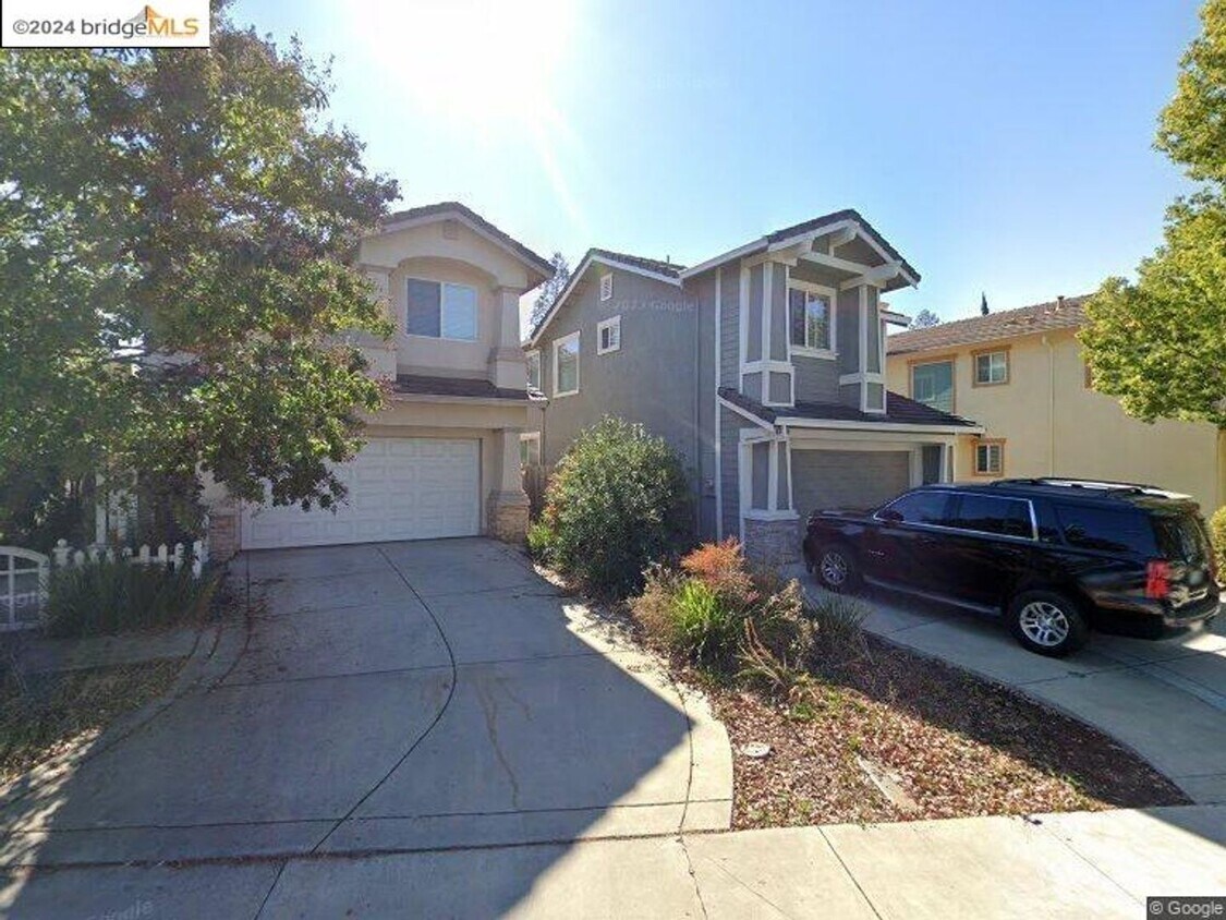 Primary Photo - GREAT LOCATION... EASY ACCESS TO ALL..3 BE...