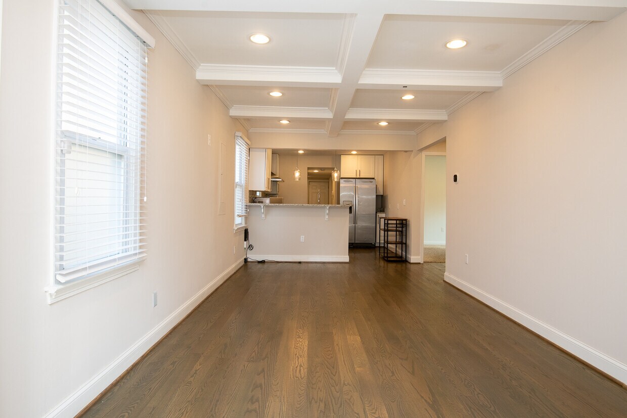 Primary Photo - 138 Xenia St SE