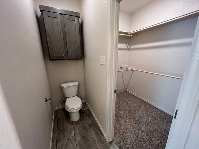 Building Photo - 2 Bedroom Duplex Near Texas Tech!