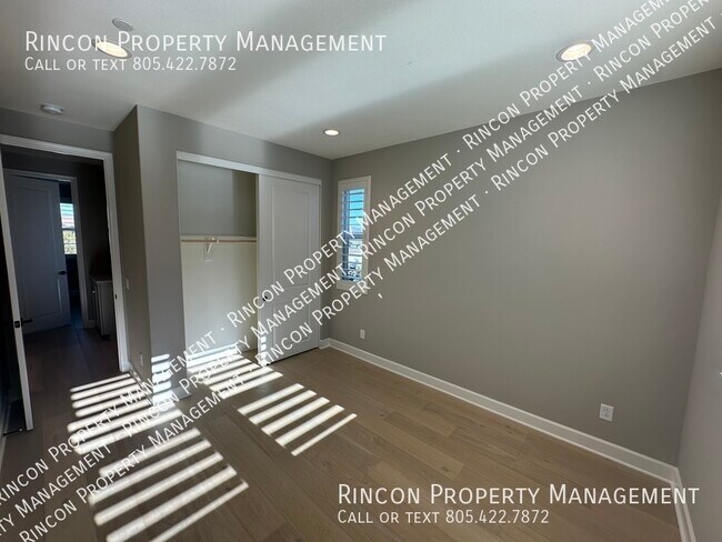 Foto del edificio - ROOM FOR RENT with Shared Bathroom and Sha...