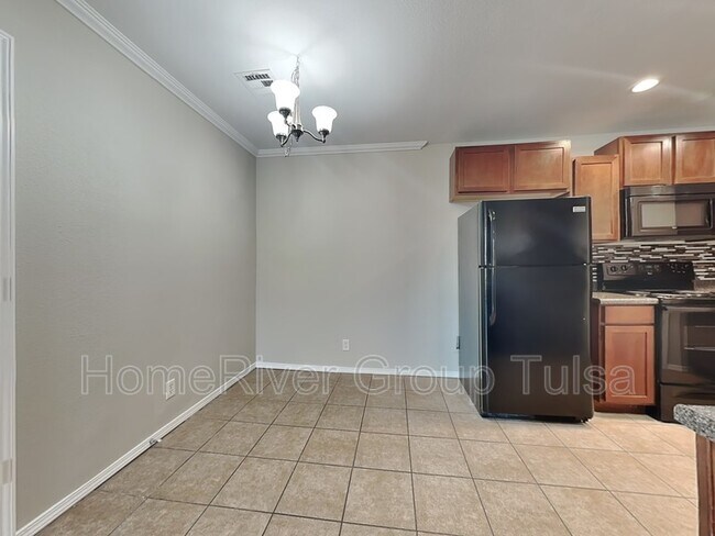 Building Photo - 5808 N 34th St
