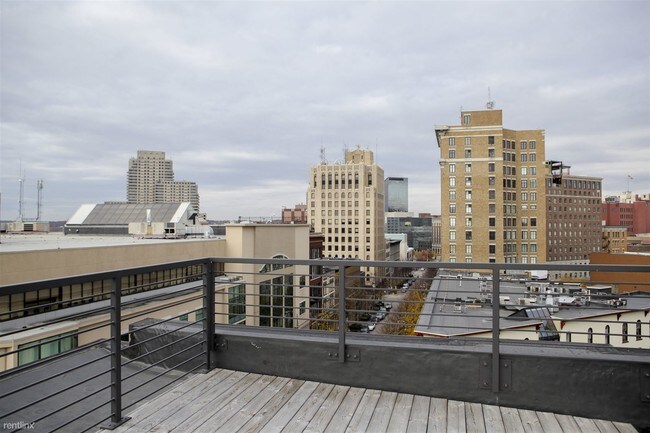 Foto del edificio - 16 Monroe Center St NE