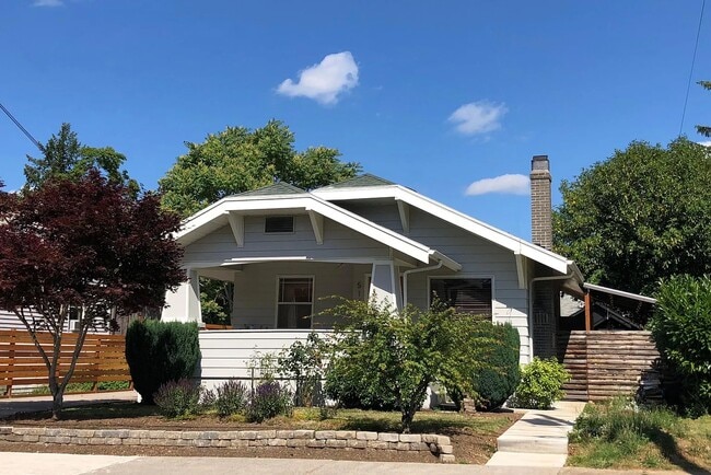 Building Photo - 5124 NE 35th Pl