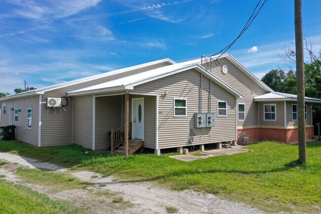 Foto del edificio - 385 Bayou Dularge Rd