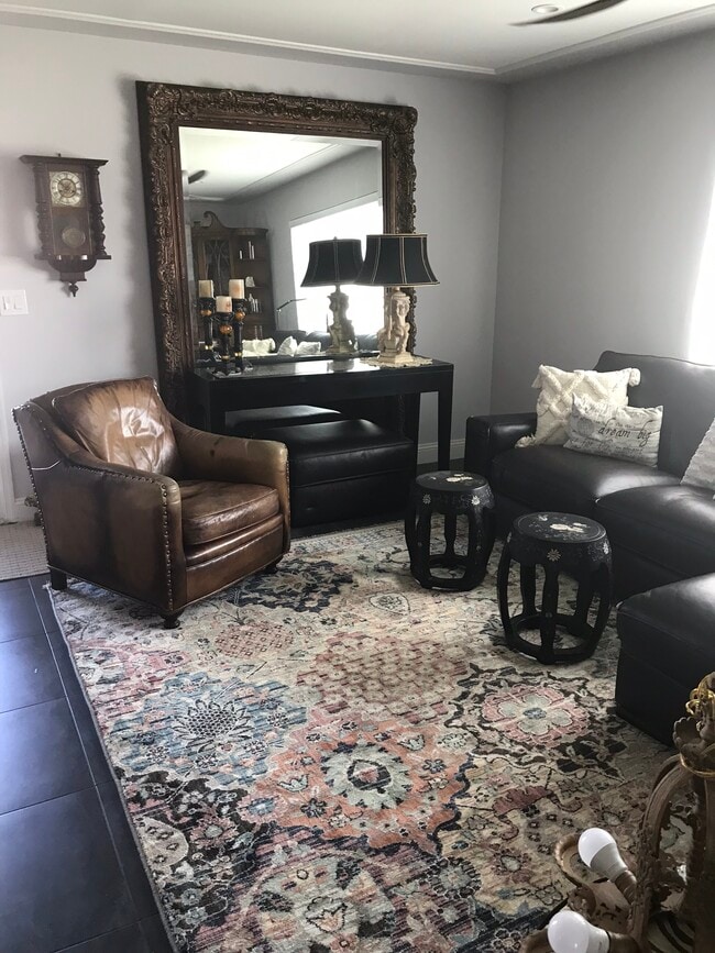 Living room looking towards front door - 130 Doolen Ct