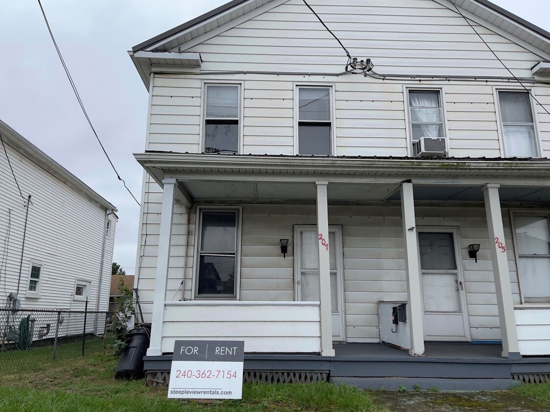 Foto principal - McLean Industrial Blvd