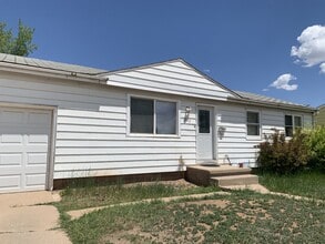 Building Photo - 807 E Reynolds St