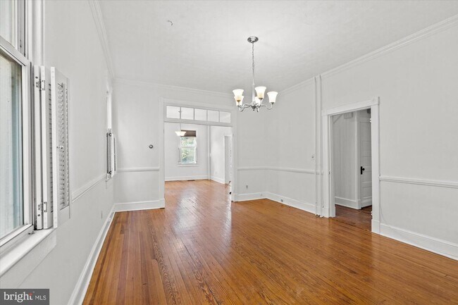 Building Photo - 629 N Columbus St