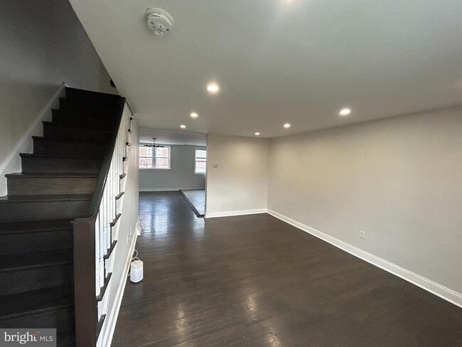 Building Photo - 7345 Woodcrest Ave