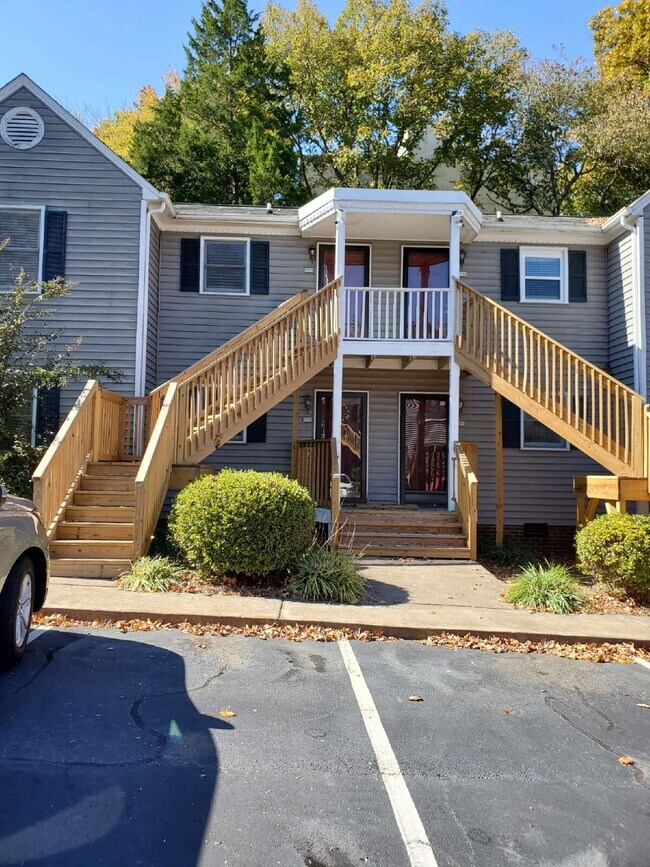 Building Photo - 135 Columbine Dr