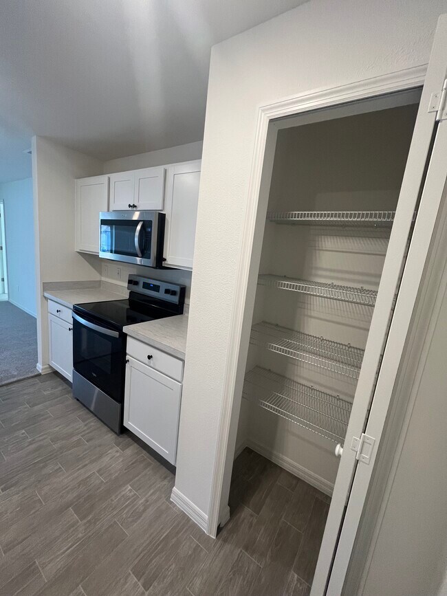 Foto del edificio - 27 Wood Cedar Dr