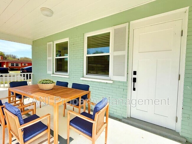 Foto del edificio - 750 Bethune St