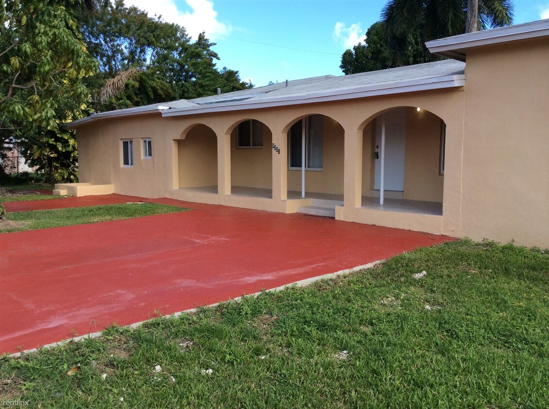 Primary Photo - 8301 NW 1st Ave
